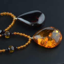 Amber necklace with drop pendant